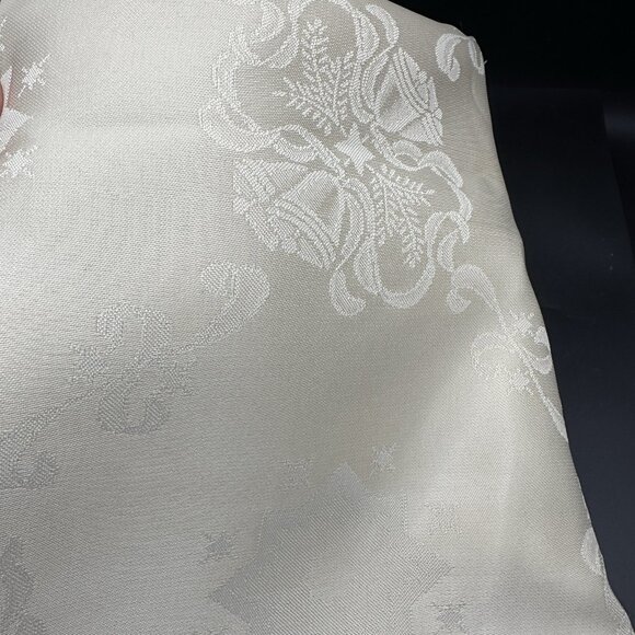 Vintage Cream Satin Damask Tablecloth 70 x 54 Floral Star Pattern - Picture 7 of 15